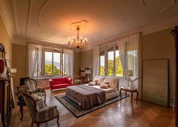 Frua Szálloda *